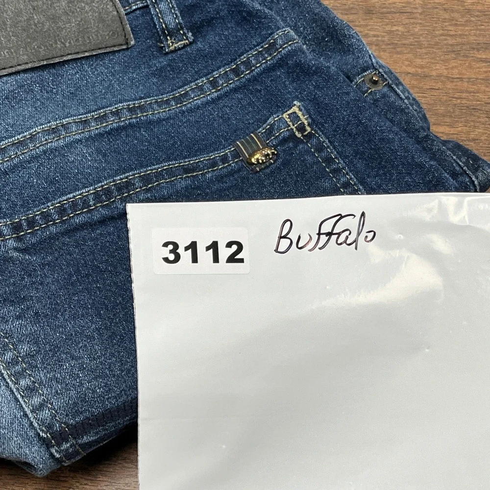 Buffalo David Bitton 1972 Evan-X Shorts Mens 36 12 Dark Wash Stretch Denim EUC - Picture 10 of 10